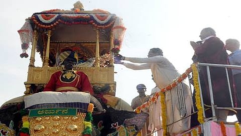 ಜಂಬೂ ಸವಾರಿಗೆ ಚಾಲನೆ ನೀಡಿದ ಸಿಎಂ ಸಿದ್ದರಾಮಯ್ಯ