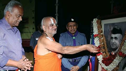 ಬೆಂಗಳೂರಿನಲ್ಲಿರುವ ಭಾರತ್ ಸ್ಕೌಟ್ಸ್ ಮತ್ತು ಗೈಡ್ಸ್ ಕಾರ್ಯಾಲಯದಲ್ಲಿ ಶನಿವಾರ ನಡೆದ ರಾಜ್ಯ ಮಟ್ಟದ ಆಜೀವ ಸದಸ್ಯರ ಸಮಾವೇಶವನ್ನು ಯತಿರಾಜ ಜೀಯರ್ ಸ್ವಾಮೀಜಿ ಉದ್ಘಾಟಿಸಿದರು.
