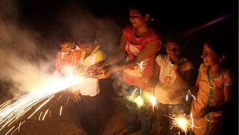 ದೀಪಾವಳಿ: ನವದೆಹಲಿಯಲ್ಲಿ 290, ಬೆಂಗಳೂರಿನಲ್ಲಿ 19 ಲಘು ಪಟಾಕಿ ಅವಘಡ