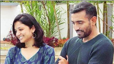 ಗೋಣಿಕೊಪ್ಪಲು ಕಾಪ್ಸ್ ಶಾಲೆಗೆ ಆಗಮಿಸಿದ ಕ್ರಿಕೆಟಿಗ ರಾಬಿನ್ ಉತ್ತಪ್ಪ ಭಾವಿ ಪತ್ನಿ ಶೀಥಲ್ ಜತೆ