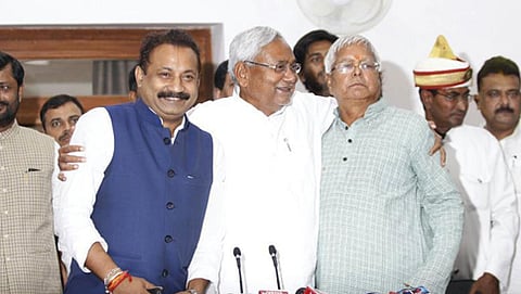 ಬಿಹಾರ ಪ್ರದೇಶ ಕಾಂಗ್ರೆಸ್ ಕಮಿಟಿ ಅಧ್ಯಕ್ಷ ಅಶೋಕ್ ಚೌಧರಿ, ನಿತೀಶ್ ಕುಮಾರ್ ಮತ್ತು ಲಾಲೂ ಪ್ರಸಾದ್