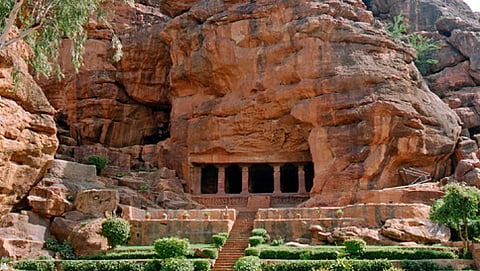 ಕರ್ನಾಟಕದ ಪ್ರಮುಖ ಪ್ರವಾಸಿ ಕೇಂದ್ರ ಬಾದಾಮಿ