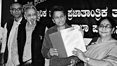 ಪ್ರಜಾತಾಂತ್ರಿಕ ತತ್ವ ಆಧರಿಸಿ ಪಠ್ಯಪುಸ್ತಕ ರಚನೆ ಕುರಿತ ಶೈಕ್ಷಣಿಕ ಸಂವಾದ ಕಾರ್ಯಕ್ರಮದಲ್ಲಿ ಬರಗೂರು ರಾಮಚಂದ್ರಪ್ಪ