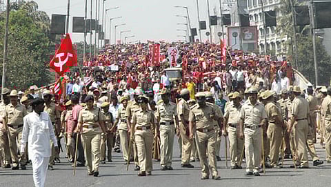 ಪ್ರತಿಭಟನಾ ನಿರತ ಅಂಗನವಾಡಿ ಕಾರ್ಯಕರ್ತೆರು