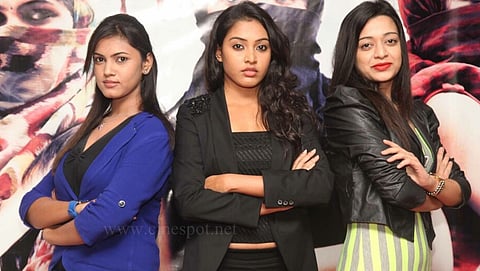 ಒಂದು ರೊಮ್ಯಾಂಟಿಕ್ ಕ್ರೈಂ ಕಥೆ ಚಿತ್ರದ ಸ್ಟಿಲ್