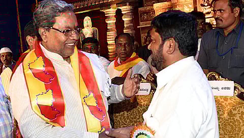 ಕನ್ನಡ ಸಾಹಿತ್ಯ ಸಮ್ಮೇಳನದಲ್ಲಿ ಸಮ್ಮೇಳನಾಧ್ಯಕ್ಷ ಸಿದ್ದಲಿಂಗಯ್ಯನವರು