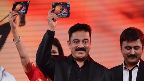 ಉತ್ತಮ ವಿಲನ್ ಆಡಿಯೋ ಬಿಡುಗಡೆ ಮಾಡಿದ ನಟ ಕಮಲ್ ಮತ್ತು ನಿರ್ದೇಶಕ ರಮೇಶ್