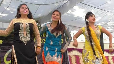 ಮಹಿಳೆಯರ ನೃತ್ಯ ಪ್ರದರ್ಶನ