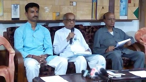ಪತ್ರಿಕಾಗೋಷ್ಠಿಯಲ್ಲಿ ಡಾ.ಎಂ ಚಿದಾನಂದಮೂರ್ತಿ, ಸಾಹಿತಿ ದಶರಥ ನಂದನ್ ಸಾಹಿತಿ ಮತ್ತಿತರರು.