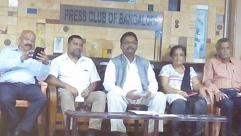ಪತ್ರಿಕಾಗೋಷ್ಟಿ ನಡೆಸಿದ ಟಿಜೆ ಅಬ್ರಾಹಂ ಮತ್ತಿತರರು