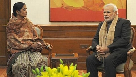 ನಿರ್ಭಯ ತಾಯಿಯನ್ನು ನರೇಂದ್ರ ಮೋದಿ ಭೇಟಿ ಮಾಡಿದ ಸಂದರ್ಭ