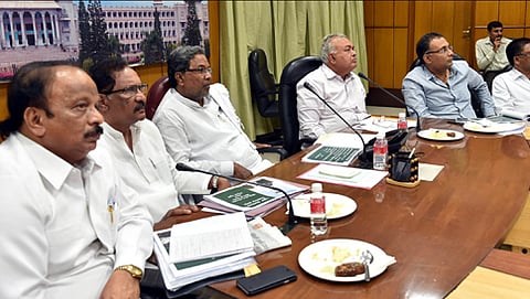 ಬಿಬಿಎಂಪಿ ಅಧಿಕಾರಿಗಳೊಂದಿಗೆ ನಡೆಸಿದ ಸಭೆಯಲ್ಲಿ ಸಿದ್ಧರಾಮಯ್ಯ