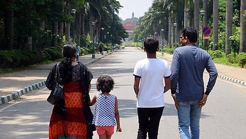 ಕಬ್ಬನ್ ಪಾರ್ಕ್‍ನಲ್ಲಿ ಕಳೆದ ವಾರ ಪ್ರಾಯೋಗಿಕವಾಗಿ ಜಾರಿಗೆ ತಂದ `ವಾಹನ ಸಂಚಾರ ನಿಷೇಧ'ಕ್ಕೆ ಭಾನುವಾರ ಕೂಡ ಉತ್ತಮ ಪ್ರತಿಕ್ರಿಯೆ ವ್ಯಕ್ತವಾಗಿದೆ.