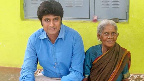 ಸಾಲುಮರದ ತಿಮ್ಮಕ್ಕನ ಜೊತೆ ಯುಎಸ್ ಮೊಯಿನುದ್ದೀನ್