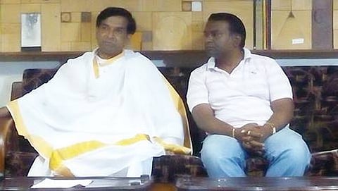 ಪತ್ರಿಕಾಗೋಷ್ಠಿ ನಡೆಸಿದ ಅಂತರಾಷ್ಟ್ರೀಯ ಯೋಗ ಸಂಯೋಜಕರಾದ ಆಚಾರ್ಯ ಎಂ. ನಿರಂಜನಮೂರ್ತಿ.