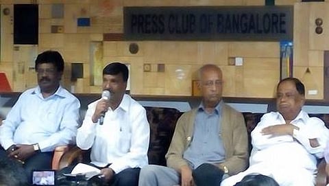 ಪತ್ರಿಕಾಗೋಷ್ಠಿಯಲ್ಲಿ ಹಿರಿಯ ವಕೀಲ ಎಕೆ ಸುಬ್ಬಯ್ಯ ಮತ್ತಿತರರು ಹಾಜರಿದ್ದರು.