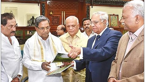 ತ್ರಿಸದಸ್ಯ ಸಮಿತಿಯಿಂದ ಸಿಎಂಗೆ ಅಂತಿಮ ವರದಿ ಸಲ್ಲಿಕೆ