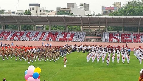 ದೆಹಲಿಯ ಛತ್ರಸಾಲ್ ಸ್ಟೇಡಿಯಂನಲ್ಲಿ ಶಾಲಾ ಮಕ್ಕಳಿಂದ ಸ್ವಾತಂತ್ರ್ಯ ದಿನಾಚರಣೆಗೆ ಸಾಂಸ್ಕೃತಿಕ ಪ್ರದರ್ಶನ