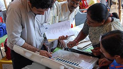 ಮತಗಟ್ಟೆ (ಸಾಂದರ್ಭಿಕ ಚಿತ್ರ)