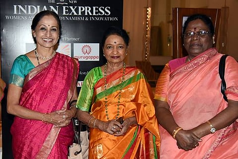 ಪ್ರಶಸ್ತಿ ಪಡೆದ ಸಾಧಕಿಯರೊಂದಿಗೆ ಮುಖ್ಯಮಂತ್ರಿ ಸಿದ್ದರಾಮಯ್ಯ