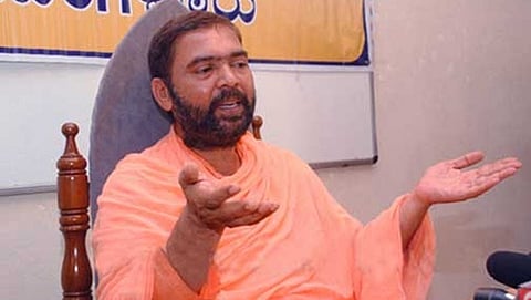 ನಿಡುಮಾಮಿಡಿ ಮಠದ ಚನ್ನಮಲ್ಲ ವೀರಭದ್ರ ಸ್ವಾಮೀಜಿ