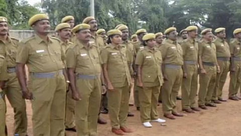 ಟ್ರಾಫಿಕ್ ನಿಯಂತ್ರಣದಲ್ಲಿ ನಿರತ ಹೋಮ್ ಗಾರ್ಡ್ಸ್ (ಸಂಗ್ರಹ ಚಿತ್ರ)