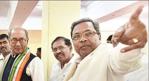 ಬೆಂಗಳೂರಿನ ರೇಸ್ ಕೋರ್ಸ್ ರಸ್ತೆಯಲ್ಲಿರುವ ಹಿಂದಿನ ಜೆಡಿಎಸ್ ಕಚೇರಿ ಇಂದು ಕಾಂಗ್ರೆಸ್ ಭವನವಾಗಿರುವ ಕಟ್ಟಡಕ್ಕೆ ಭೇಟಿ ನೀಡಿದ್ದ ರಾಜ್ಯ ಕಾಂಗ್ರೆಸ್ ಉಸ್ತುವಾರಿ ದಿಗ್ವಿಜಯ್ ಸಿಂಗ್, ಮ