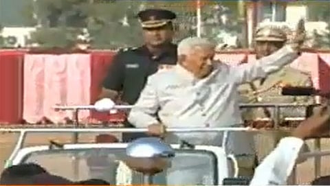 ಗಣರಾಜ್ಯೋತ್ಸವ ನಿಮಿತ್ತ ಸೇನಾಪಡೆಗಳಿಂದ ಗೌರವ ರಕ್ಷೆ ಸ್ವೀಕರಿಸಿದ ರಾಜ್ಯಪಾಲರು