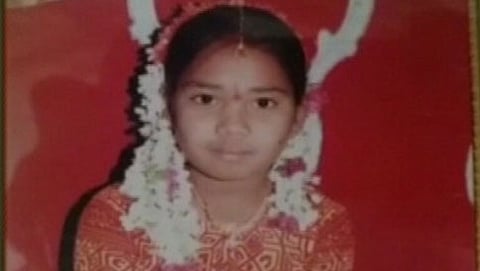 ಆತ್ಮಹತ್ಯೆಗೆ ಶರಣಾದ ಯುವತಿ ರೇಖಾ (ಚಿತ್ರಕೃಪೆ: ಐಬಿಎನ್)