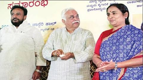ಲಾಂಚನ ಉದ್ಘಾಟನೆ ಮಾಡಿದ ಸಚಿವ ಆರ್.ವಿ ದೇಶಪಾಂಡೆ