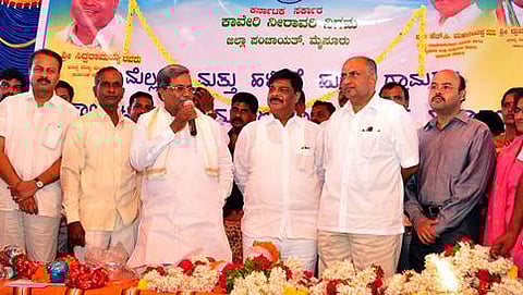 ಶಂಕು ಸ್ಥಾಪನೆ ನೆರವೇರಿಸಿ ಮಾತನಾಡುತ್ತಿರುವ ಸಿಎಂ