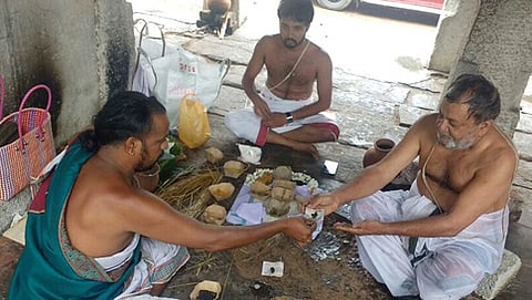 ಶ್ರೀರಂಗಪಟ್ಟದಣಲ್ಲಿ ನಡೆದ ಜಯಾ ಮರು ಅಂತ್ಯ ಸಂಸ್ಕಾರ