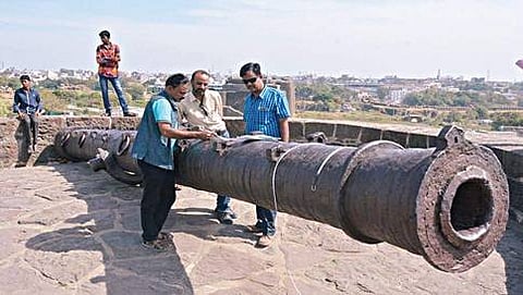 ಕಲಬುರ್ಗಿಯ ಕೋಟೆಯಲ್ಲಿ ಪತ್ತೆ ಮಾಡಲಾಗಿರುವ ಫಿರಂಗಿ