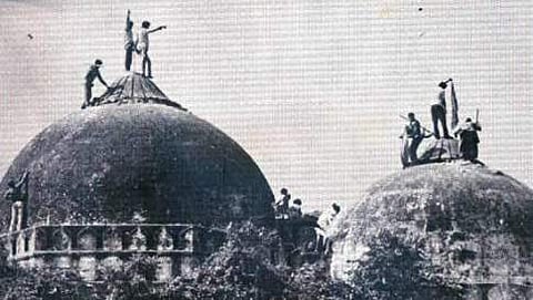 ಬಾಬ್ರಿ ಮಸೀದಿ ಧ್ವಂಸದ ಒಂದು ದೃಶ್ಯ