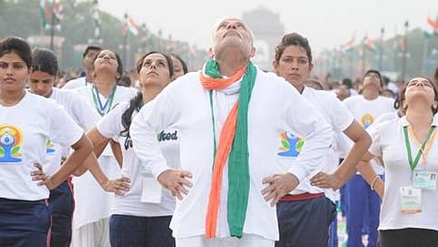 ಕಳೆದ ವರ್ಷ ನವದೆಹಲಿಯ ರಾಜಪಥ್ ನಲ್ಲಿ ಜೂನ್ 1ರಂದು ನಡೆದ ಯೋಗ ದಿನದ ಕಾರ್ಯಕ್ರಮದಲ್ಲಿ ಪ್ರಧಾನ ಮಂತ್ರಿ ನರೇಂದ್ರ ಮೋದಿ ಭಾಗವಹಿಸಿದ್ದ ಸಂದರ್ಭ