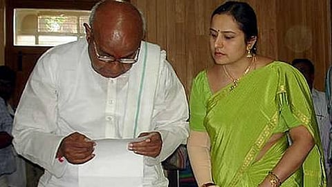 ಭವಾನಿ ರೇವಣ್ಣ ಮತ್ತು ಎಚ್.ಡಿ ದೇವೇಗೌಡ