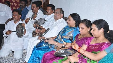 ಮುದ್ರಗಡ ಪದ್ಮನಾಭಂ ಹಾಗೂ ಕುಟುಂಬ ಸದಸ್ಯರು