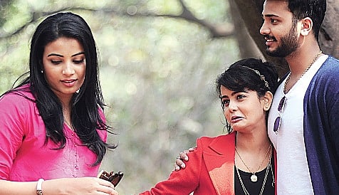 'ಇಷ್ಟಕಾಮ್ಯ' ಚಿತ್ರೀಕರಣದಲ್ಲಿ ವಿಜಯ್ ಸೂರಿಯಾ, ಮಯೂರಿ ಮತ್ತು ಕಾವ್ಯ ಶೆಟ್ಟಿ