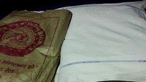 ರೈಲಿನಲ್ಲಿ ನೀಡುವ ಬೆಡ್ ಶೀಟ್ ( ಕೃಪೆ: ಟ್ವಿಟರ್ )