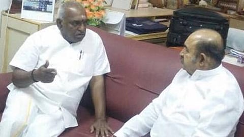 ಕೇಂದ್ರ ಸಚಿವ ಪೊನ್ ರಾಧಾಕೃಷ್ಣನ್ ಅವರೊಂದಿಗೆ ವಿಜಯ್ ಕುಮಾರ್ (This picture was tweeted by@cinema_updatesz)