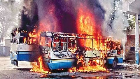 ಕಳೆದ ತಿಂಗಳು ಜಾಟ್ ಸಮುದಾಯದವರು ನಡೆಸಿದ ಪ್ರತಿಭಟನೆ ಹಿಂಸಾರೂಪಕ್ಕೆ ತಿರುಗಿದ ಸಂದರ್ಭ.