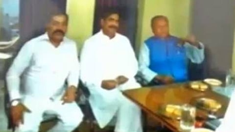 ಜೈಲಿನಲ್ಲಿ ಸಚಿವ ಪಾರ್ಟಿ ದೃಶ್ಯ