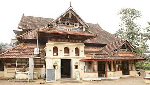 ತಳದಂಞಾಡಿ ಜುಮಾ ಮಸೀದಿ (ಕೃಪೆ: ಕೇರಳ ಪ್ರವಾಸೋದ್ಯಮದ ವೆಬ್ ಸೈಟ್)