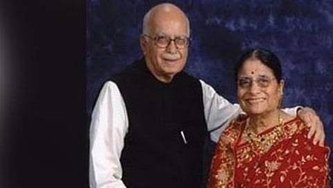 ಪತ್ನಿ ಕಮಲಾರೊಂದಿಗೆ ಅಡ್ವಾಣಿ (ಸಂಗ್ರಹ ಚಿತ್ರ)