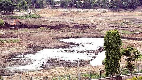 ನಾಶಗೊಂಡಿರುವ ಕೆಂಪಾಂಬುಧಿ ಕೆರೆ