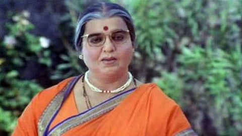 ತಮಿಳಿನ ಅವ್ವೈ ಶನ್ಮುಗಿ ಚಿತ್ರದಲ್ಲಿ ಹೆಣ್ಣಿನ ವೇಷದಲ್ಲಿ ಕಂಗೊಳಿಸಿದ ನಟ ಕಮಲ್ ಹಾಸನ್.