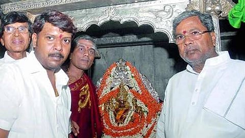 ಸಿಎಂ ಸಿದ್ದರಾಮಯ್ಯ ಜೊತೆ ಪುತ್ರ ರಾಕೇಶ್ (ಸಂಗ್ರಹ ಚಿತ್ರ)
