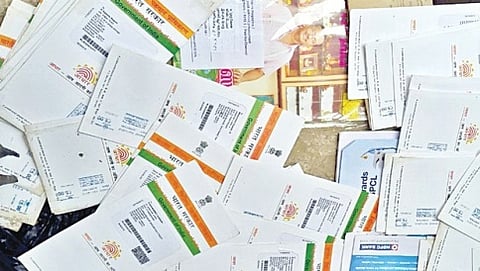 ಆಧಾರ್ ಗುರುತಿನ ಚೀಟಿಗಳು