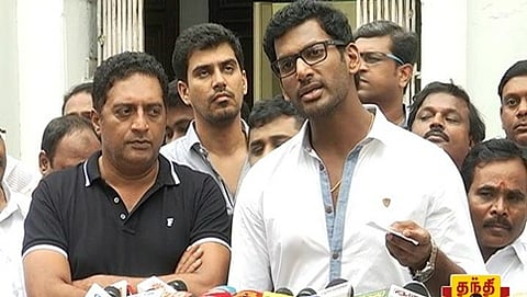 ನಟ ಪ್ರಕಾಶ್ ರೈ ಹಾಗೂ ನಟ ವಿಶಾಲ್