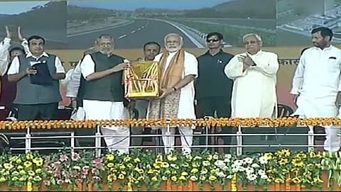 ಪಾಟ್ನಾ ವಿವಿ ಶತಮಾನೋತ್ಸವ ಕಾರ್ಯಕ್ರಮದಲ್ಲಿ ಸಿಎಂ ನಿತೀಶ್ ಕುಮಾರ್-ಪ್ರಧಾನಿ ಮೋದಿ